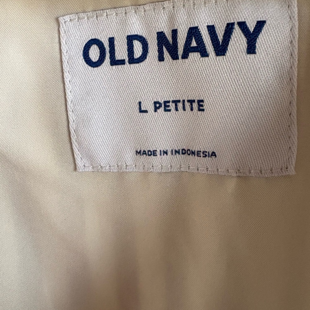 Old Navy Cream Vest - Picture 4 of 6